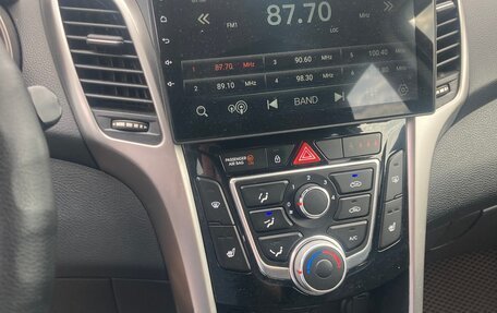 Hyundai i30 II рестайлинг, 2013 год, 890 000 рублей, 3 фотография