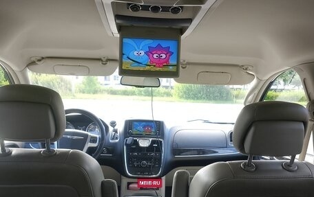 Chrysler Town & Country V рестайлинг, 2012 год, 1 749 000 рублей, 25 фотография