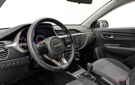 KIA Rio IV, 2021 год, 1 730 000 рублей, 6 фотография