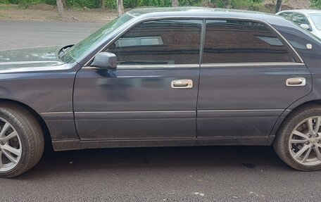 Toyota Crown, 1990 год, 530 000 рублей, 1 фотография