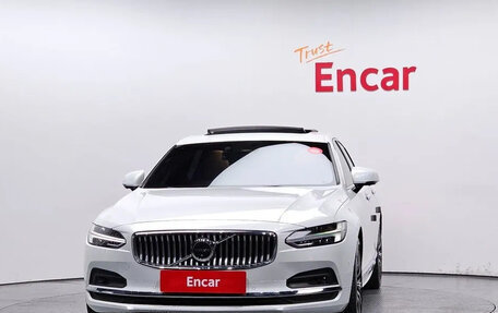 Volvo S90 II рестайлинг, 2023 год, 3 150 596 рублей, 2 фотография