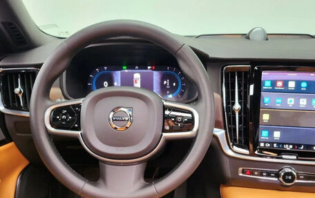 Volvo S90 II рестайлинг, 2023 год, 3 150 596 рублей, 10 фотография