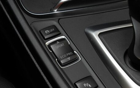 BMW 3 серия, 2017 год, 1 845 000 рублей, 14 фотография