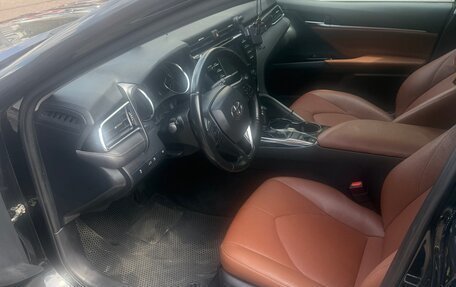 Toyota Camry, 2018 год, 2 500 000 рублей, 8 фотография