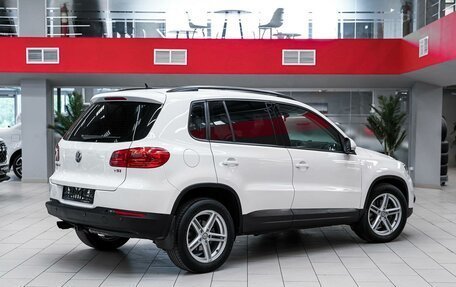 Volkswagen Tiguan I, 2012 год, 899 000 рублей, 2 фотография