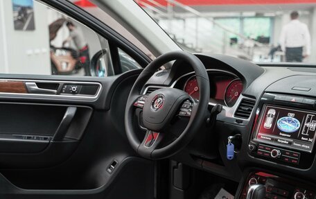 Volkswagen Touareg III, 2010 год, 1 499 000 рублей, 11 фотография