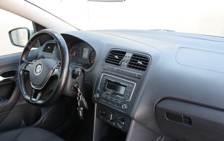 Volkswagen Polo VI (EU Market), 2016 год, 750 000 рублей, 3 фотография