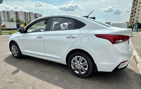 Hyundai Solaris II рестайлинг, 2017 год, 800 000 рублей, 4 фотография