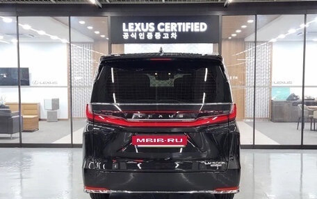 Lexus LM, 2024 год, 14 550 596 рублей, 3 фотография