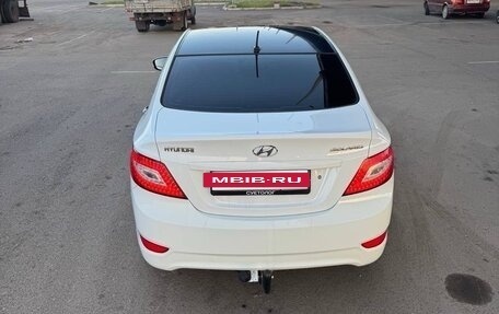 Hyundai Solaris II рестайлинг, 2013 год, 800 000 рублей, 2 фотография