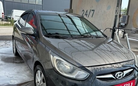 Hyundai Solaris II рестайлинг, 2011 год, 465 000 рублей, 2 фотография