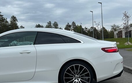 Mercedes-Benz E-Класс, 2018 год, 3 000 000 рублей, 8 фотография