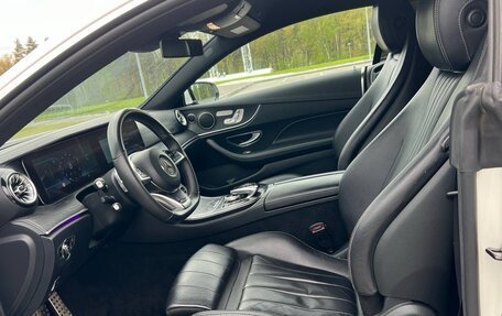 Mercedes-Benz E-Класс, 2018 год, 3 000 000 рублей, 19 фотография