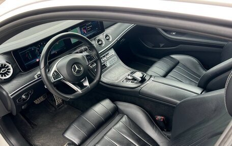 Mercedes-Benz E-Класс, 2018 год, 3 000 000 рублей, 20 фотография