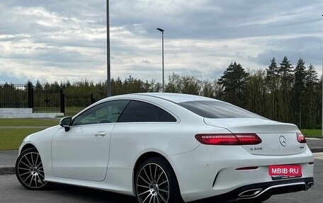 Mercedes-Benz E-Класс, 2018 год, 3 000 000 рублей, 17 фотография