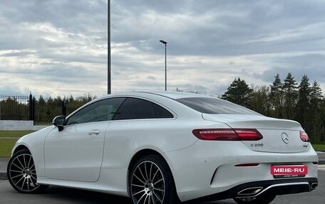 Mercedes-Benz E-Класс, 2018 год, 3 000 000 рублей, 16 фотография