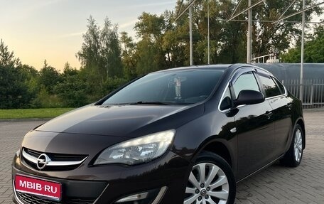 Opel Astra J, 2013 год, 1 035 000 рублей, 1 фотография