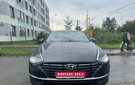 Hyundai Sonata VIII, 2021 год, 2 550 000 рублей, 2 фотография