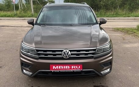 Volkswagen Tiguan II, 2017 год, 2 300 000 рублей, 1 фотография