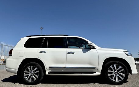 Toyota Land Cruiser 200, 2016 год, 7 000 000 рублей, 4 фотография
