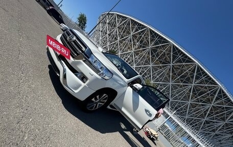 Toyota Land Cruiser 200, 2016 год, 7 000 000 рублей, 10 фотография