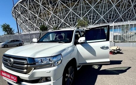 Toyota Land Cruiser 200, 2016 год, 7 000 000 рублей, 8 фотография
