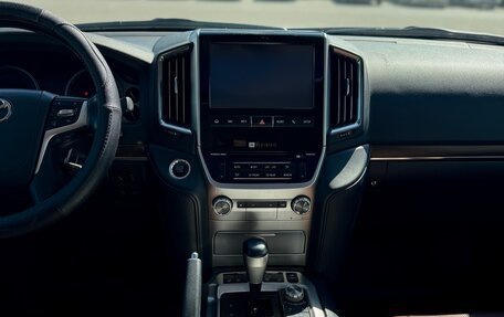 Toyota Land Cruiser 200, 2016 год, 7 000 000 рублей, 22 фотография