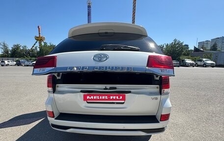 Toyota Land Cruiser 200, 2016 год, 7 000 000 рублей, 24 фотография
