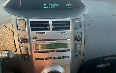 Toyota Yaris III рестайлинг, 2009 год, 620 000 рублей, 1 фотография