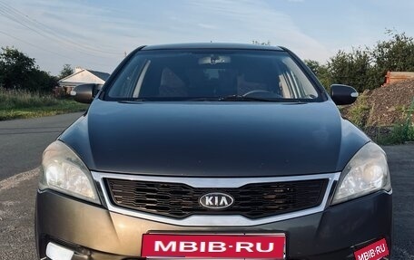KIA cee'd I рестайлинг, 2011 год, 850 000 рублей, 1 фотография