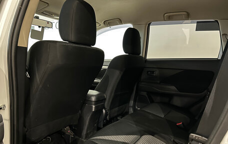 Mitsubishi Outlander III рестайлинг 3, 2012 год, 1 029 000 рублей, 13 фотография