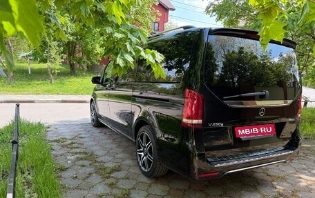 Mercedes-Benz V-Класс, 2018 год, 3 700 000 рублей, 3 фотография