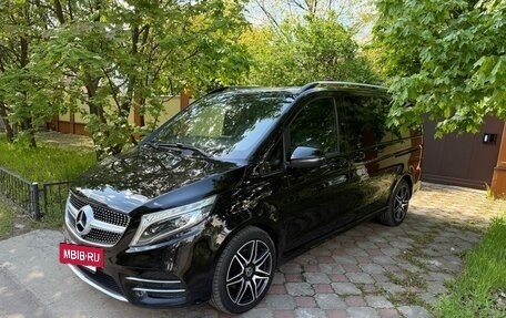 Mercedes-Benz V-Класс, 2018 год, 3 700 000 рублей, 10 фотография
