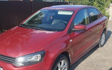 Volkswagen Polo VI (EU Market), 2011 год, 875 000 рублей, 2 фотография