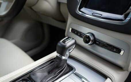 Volvo XC90 II рестайлинг, 2018 год, 3 800 000 рублей, 15 фотография