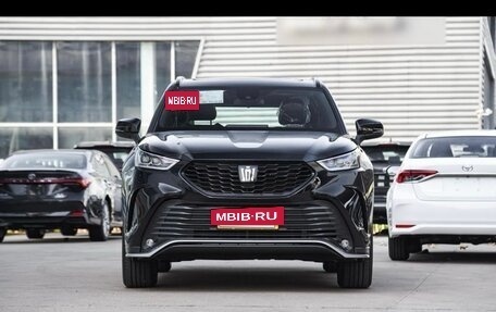 Toyota Highlander, 2024 год, 4 900 000 рублей, 2 фотография