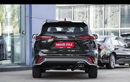 Toyota Highlander, 2024 год, 4 900 000 рублей, 6 фотография