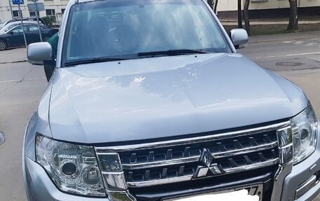 Mitsubishi Pajero IV, 2015 год, 2 490 000 рублей, 2 фотография