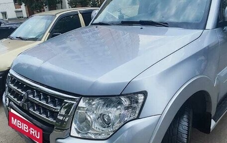 Mitsubishi Pajero IV, 2015 год, 2 490 000 рублей, 9 фотография