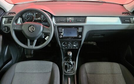 Skoda Rapid I, 2018 год, 1 075 000 рублей, 9 фотография