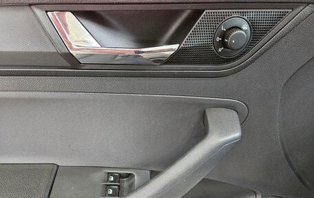 Skoda Rapid I, 2018 год, 1 075 000 рублей, 16 фотография