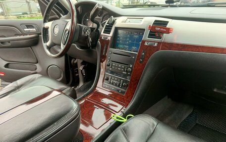 Cadillac Escalade III, 2008 год, 1 650 000 рублей, 12 фотография