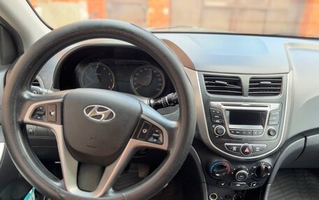 Hyundai Solaris II рестайлинг, 2014 год, 780 000 рублей, 12 фотография