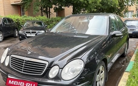 Mercedes-Benz E-Класс, 2003 год, 750 000 рублей, 3 фотография