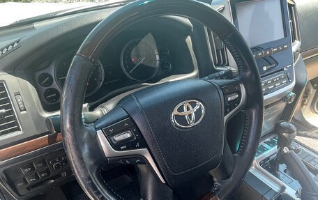 Toyota Land Cruiser 200, 2016 год, 6 250 000 рублей, 20 фотография