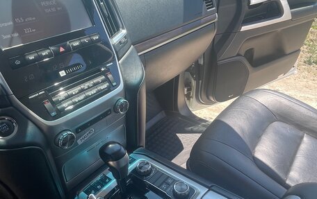 Toyota Land Cruiser 200, 2016 год, 6 250 000 рублей, 19 фотография