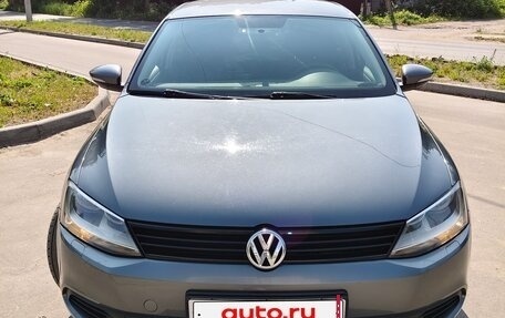 Volkswagen Jetta VI, 2012 год, 1 100 000 рублей, 2 фотография