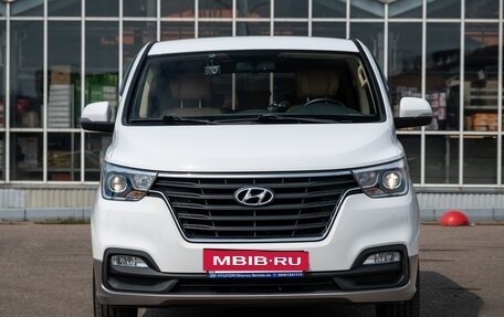 Hyundai H-1 II рестайлинг, 2019 год, 3 500 000 рублей, 2 фотография