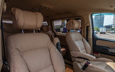 Hyundai H-1 II рестайлинг, 2019 год, 3 500 000 рублей, 29 фотография