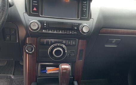 Toyota Land Cruiser Prado 150 рестайлинг 2, 2014 год, 3 550 000 рублей, 14 фотография